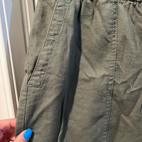 NWT GAP Green Cargo Shorts Essential Style sz large women’s - Picture 3 of 5